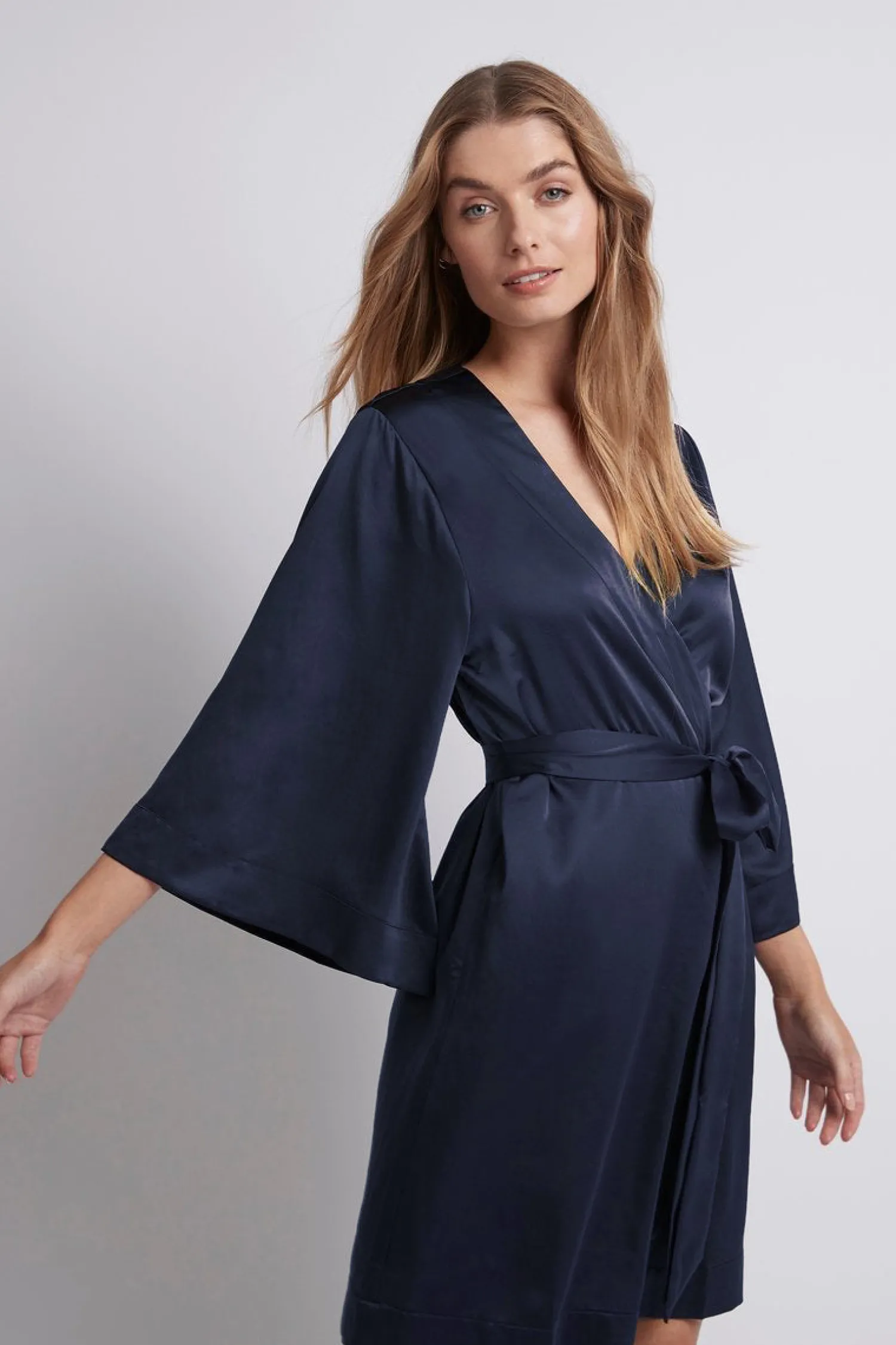 Homebodii Jasmine Short Robe Clearance